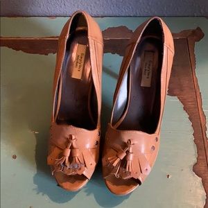 Vera Wang Brown Heels Fringe